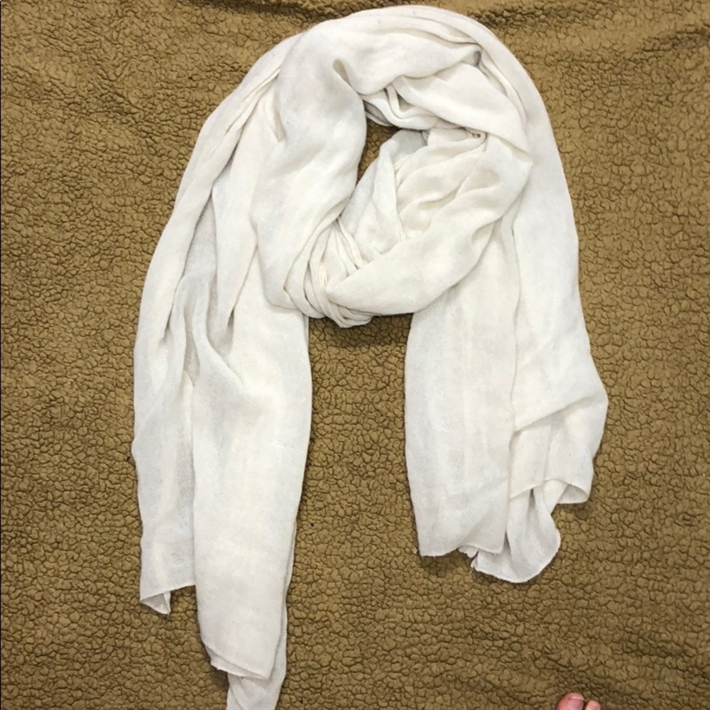 Huge scarf!